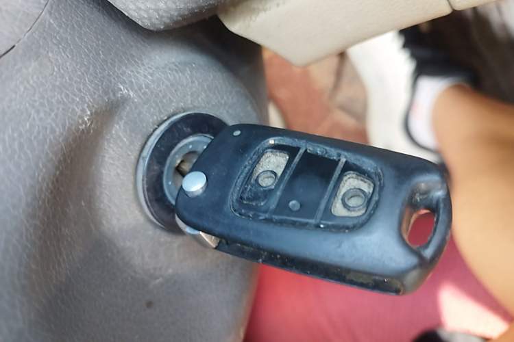 Used Hyundai Verna (older generation) 2010 Sedan 1.4L Manual Comfort GS Vehicle Key