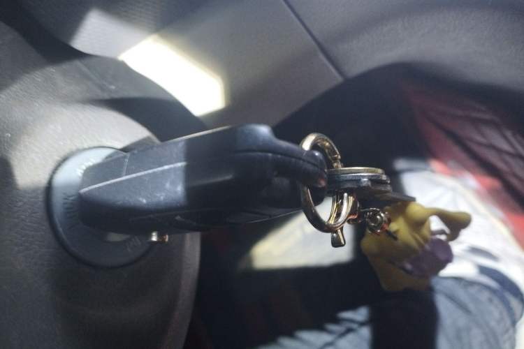 Used Hyundai Verna (older generation) 2010 Sedan 1.4L Manual Comfort GS Vehicle Key