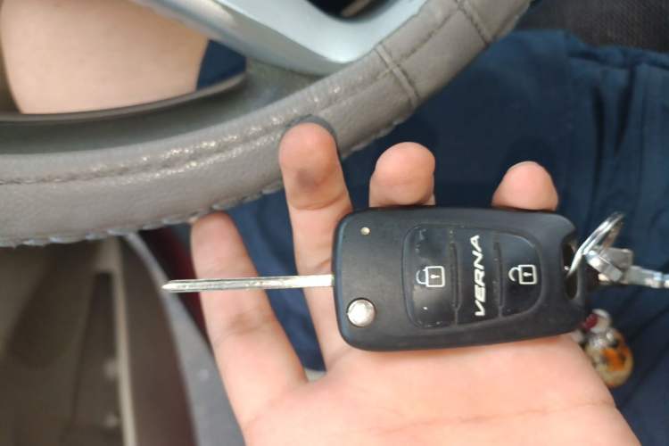 Used Hyundai Verna (older generation) 2010 Sedan 1.4L Automatic Fashionable GT Model Vehicle Key