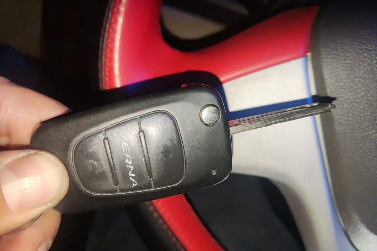 Used Hyundai Verna (older generation) 2010 Sedan 1.4L Automatic Comfort Model GS Vehicle Key