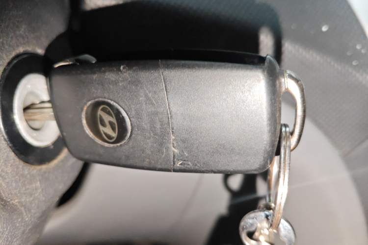 Used Hyundai Verna (older generation) 2010 Sedan 1.4L Automatic Comfort Model GS Vehicle Key