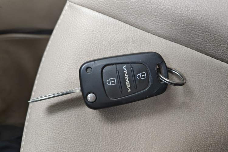 Used Hyundai Verna (older generation) 2010 Sedan 1.4L Manual Comfort GS Vehicle Key