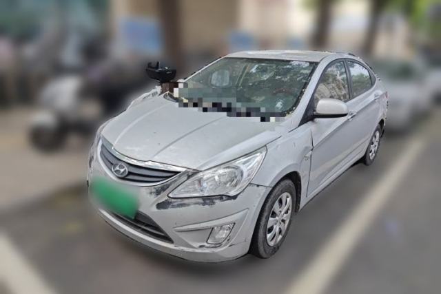 Ojetý Hyundai Verna (older generation) 2010 Sedan 1.4L Manual Standard GL Model