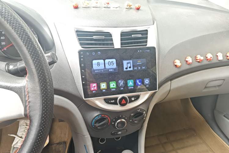 Used Hyundai Verna (older generation) 2010 Sedan 1.4L Automatic Fashionable GT Model Audio And AC Panel