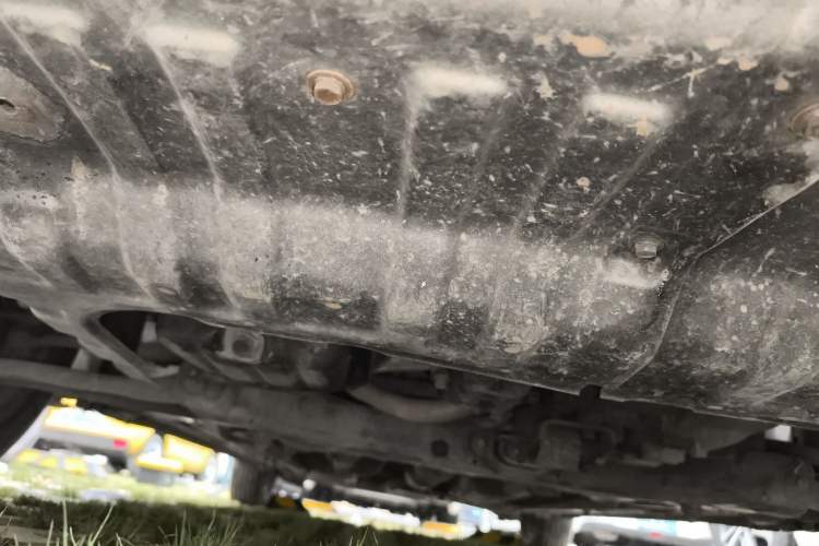 Used Hyundai Verna (older generation) 2010 Sedan 1.4L Manual Comfort GS Chassis Front