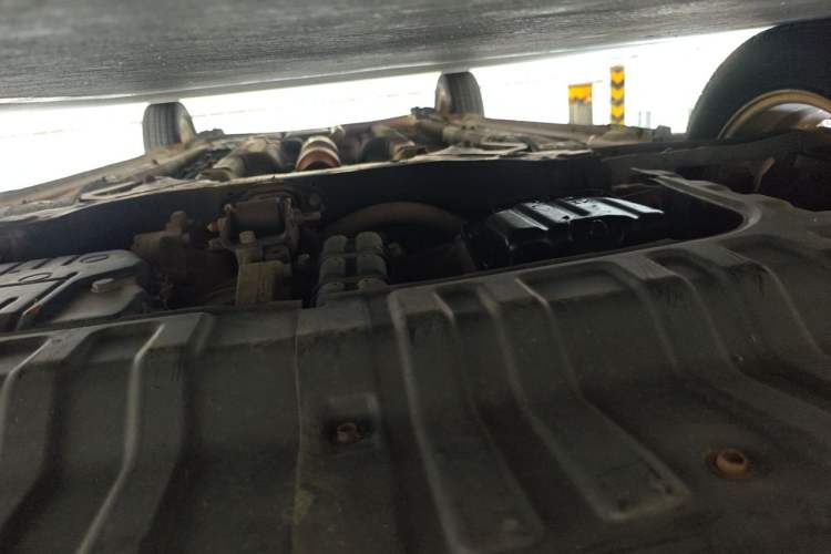 Used Hyundai Verna (older generation) 2010 Sedan 1.4L Automatic Comfort Model GS Chassis Front