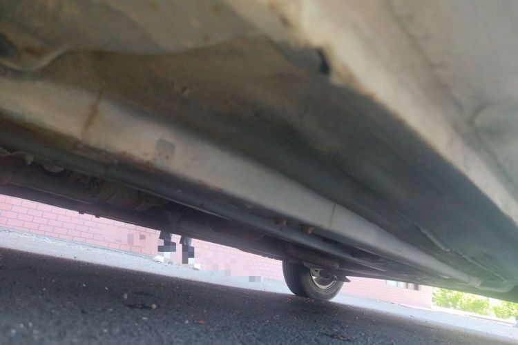Used Hyundai Verna (older generation) 2010 Sedan 1.4L Manual Comfort GS Chassis Front Left