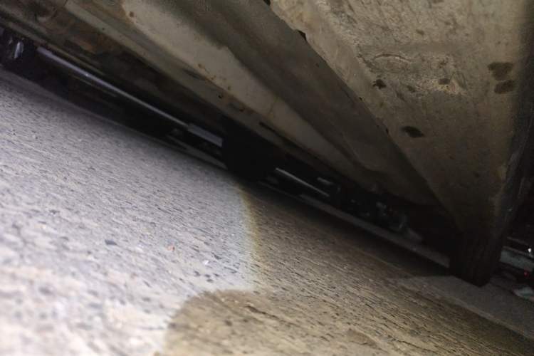 Used Hyundai Verna (older generation) 2010 Sedan 1.4L Manual Comfort GS Chassis Front Left