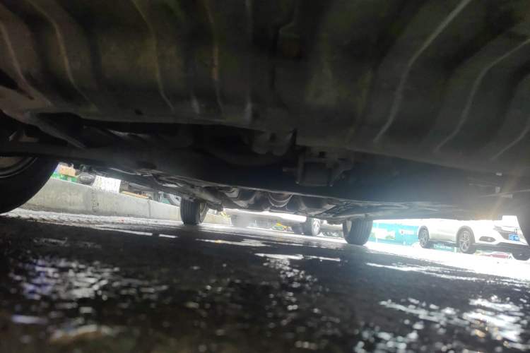 Used Hyundai Verna (older generation) 2010 Sedan 1.4L Manual Comfort GS Chassis Front