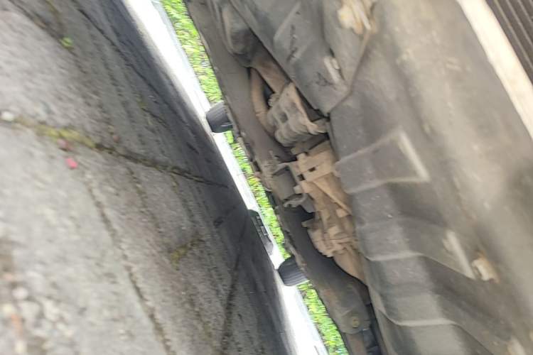 Used Hyundai Verna (older generation) 2010 Sedan 1.4L Manual Comfort GS Chassis Front