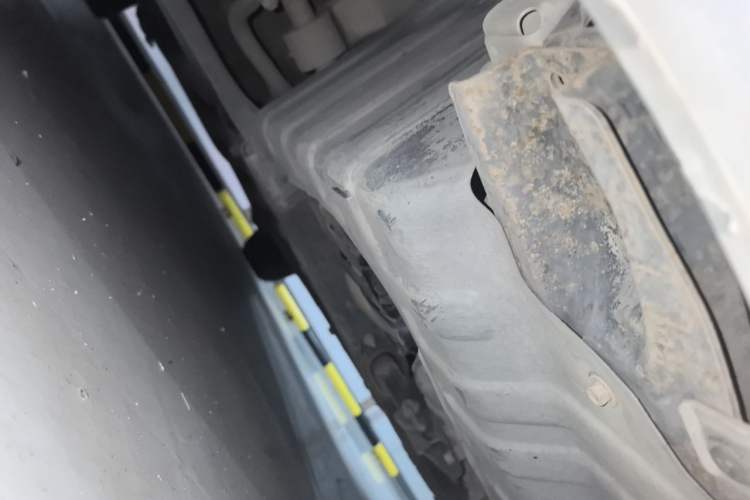 Used Hyundai Verna (older generation) 2010 Sedan 1.4L Manual Comfort GS Chassis Front Right