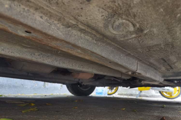 Used Hyundai Verna (older generation) 2010 Sedan 1.4L Manual Comfort GS Chassis Front Right