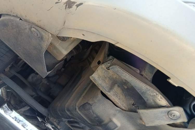 Used Hyundai Verna (older generation) 2010 Sedan 1.4L Manual Standard GL Model Chassis Front Right