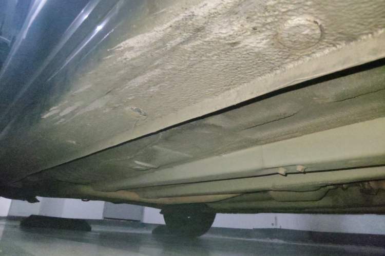 Used Hyundai Verna (older generation) 2010 Sedan 1.4L Manual Comfort GS Chassis Front Right