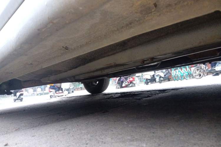 Used Hyundai Verna (older generation) 2010 Sedan 1.4L Manual Standard GL Model Chassis Front Right