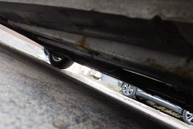 Used Hyundai Verna (older generation) 2010 Sedan 1.4L Manual Comfort GS Chassis Front Right