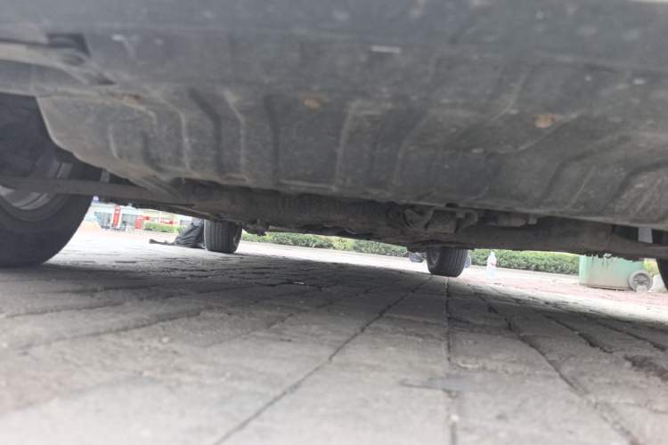 Used Hyundai Verna (older generation) 2010 Sedan 1.4L Manual Comfort GS Chassis Front