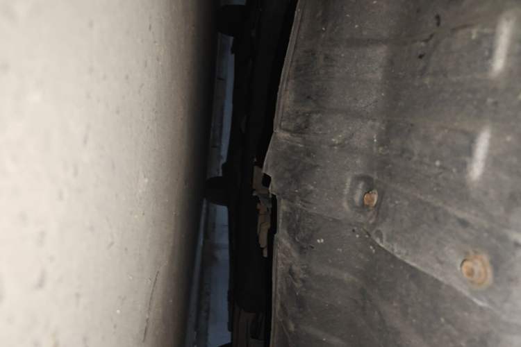 Used Hyundai Verna (older generation) 2010 Sedan 1.4L Manual Comfort GS Chassis Front