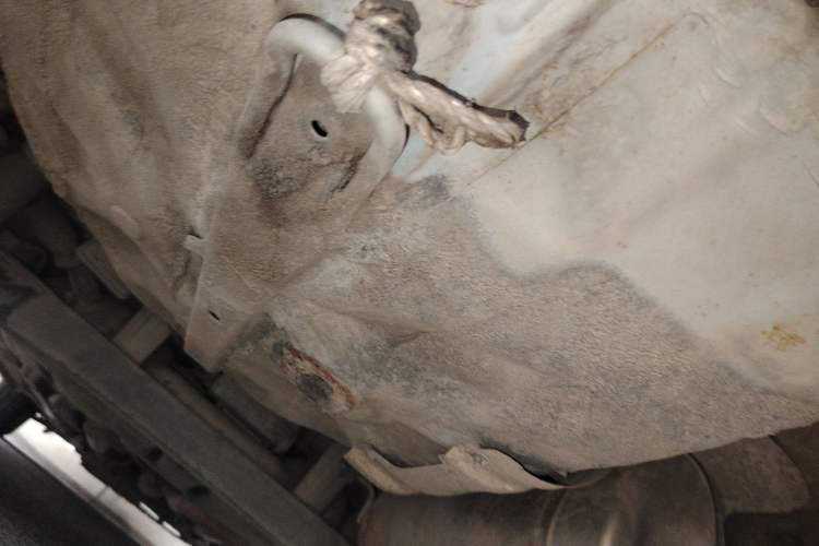 Used Hyundai Verna (older generation) 2010 Sedan 1.4L Manual Standard GL Model Chassis Rear