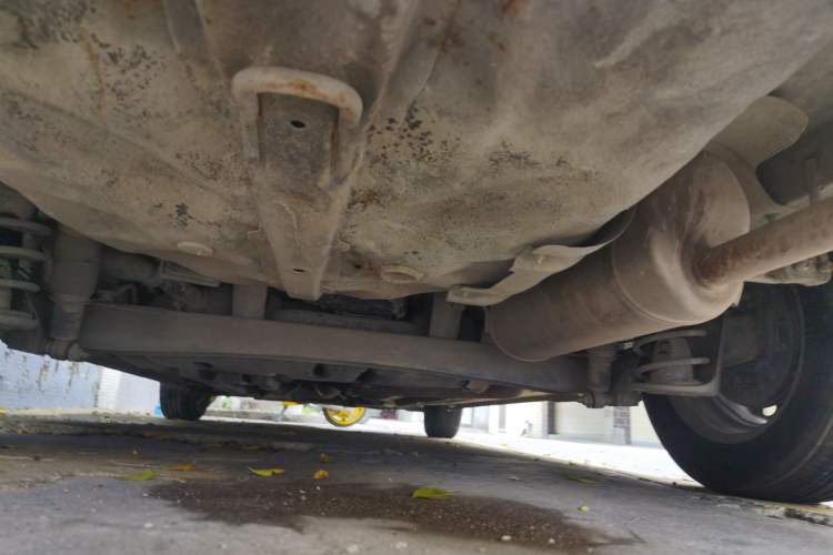 Used Hyundai Verna (older generation) 2010 Sedan 1.4L Manual Comfort GS Chassis Rear