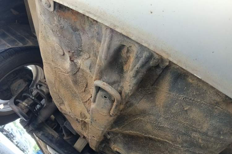 Used Hyundai Verna (older generation) 2010 Sedan 1.4L Manual Standard GL Model Chassis Rear