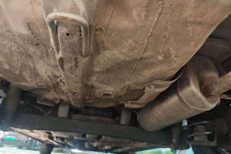 Used Hyundai Verna (older generation) 2010 Sedan 1.4L Manual Standard GL Model Chassis Rear