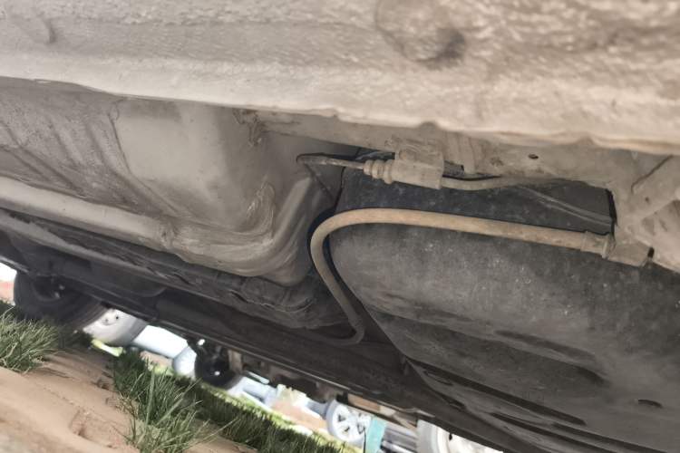 Used Hyundai Verna (older generation) 2010 Sedan 1.4L Manual Comfort GS Chassis Rear Left