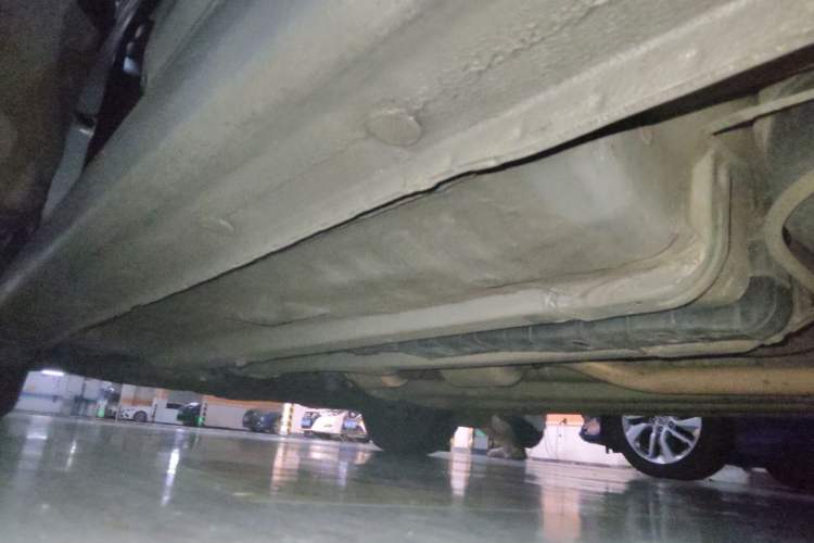 Used Hyundai Verna (older generation) 2010 Sedan 1.4L Manual Comfort GS Chassis Rear Left