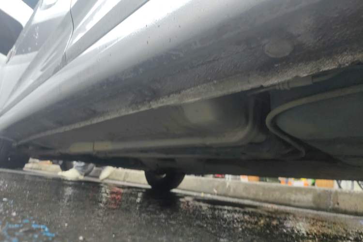 Used Hyundai Verna (older generation) 2010 Sedan 1.4L Manual Comfort GS Chassis Rear Left