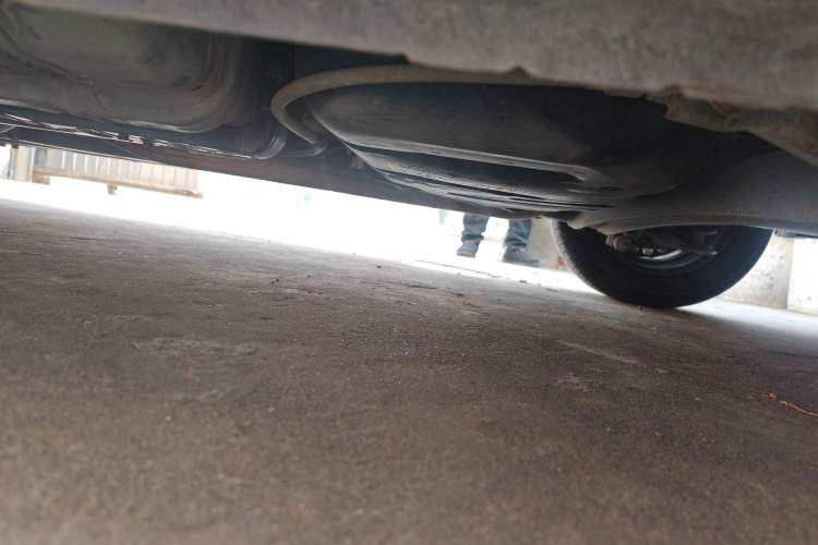 Used Hyundai Verna (older generation) 2010 Sedan 1.4L Automatic Comfort Model GS Chassis Rear Left