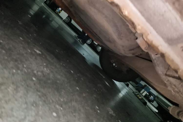 Used Hyundai Verna (older generation) 2010 Sedan 1.4L Manual Standard GL Model Chassis Rear Left