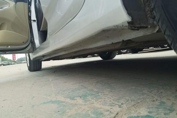 Used Hyundai Verna (older generation) 2010 Sedan 1.4L Manual Comfort GS Chassis Rear Left