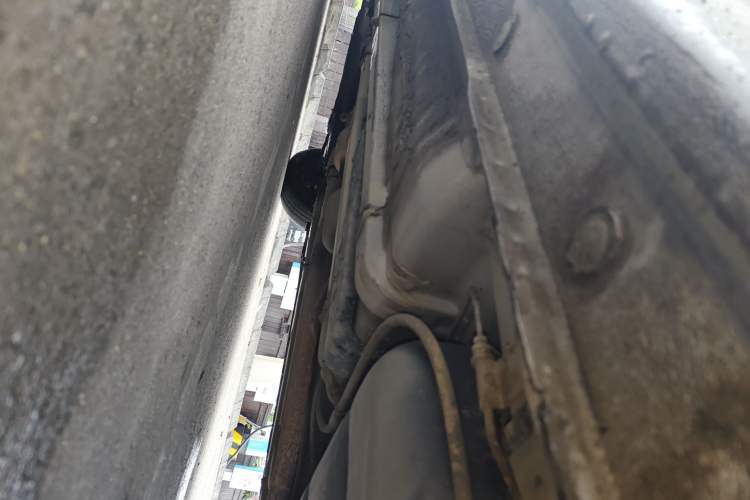 Used Hyundai Verna (older generation) 2010 Sedan 1.4L Manual Comfort GS Chassis Rear Left
