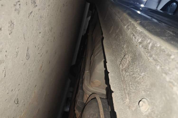 Used Hyundai Verna (older generation) 2010 Sedan 1.4L Manual Comfort GS Chassis Rear Left