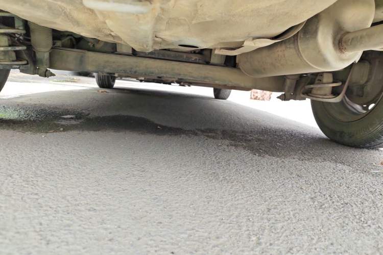 Used Hyundai Verna (older generation) 2010 Sedan 1.4L Manual Comfort GS Chassis Rear