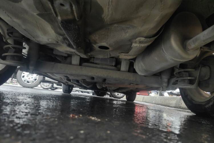 Used Hyundai Verna (older generation) 2010 Sedan 1.4L Manual Comfort GS Chassis Rear