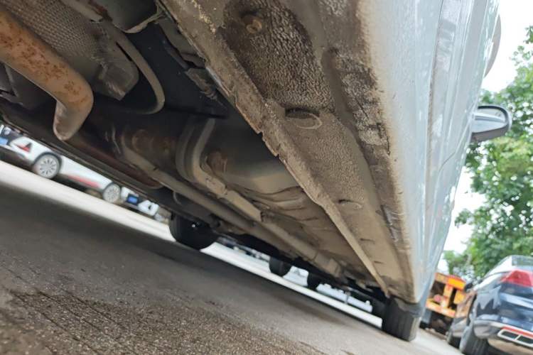 Used Hyundai Verna (older generation) 2010 Sedan 1.4L Manual Comfort GS Chassis Rear Right