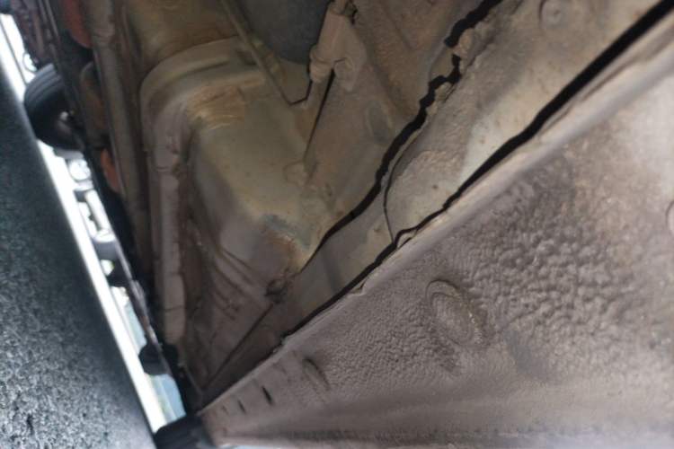 Used Hyundai Verna (older generation) 2010 Sedan 1.4L Manual Comfort GS Chassis Rear Right
