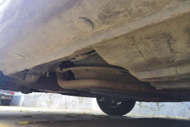 Used Hyundai Verna (older generation) 2010 Sedan 1.4L Manual Comfort GS Chassis Rear Right