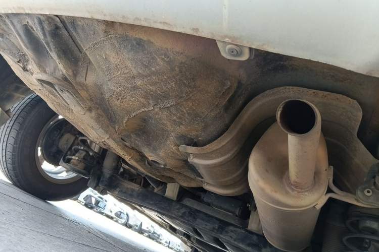 Used Hyundai Verna (older generation) 2010 Sedan 1.4L Manual Standard GL Model Chassis Rear Right