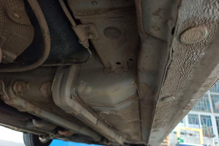 Used Hyundai Verna (older generation) 2010 Sedan 1.4L Automatic Comfort Model GS Chassis Rear Right