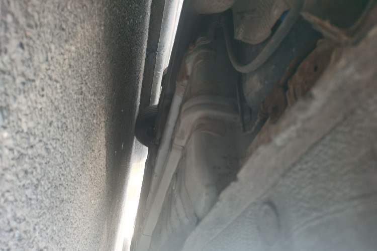 Used Hyundai Verna (older generation) 2010 Sedan 1.4L Manual Standard GL Model Chassis Rear Right