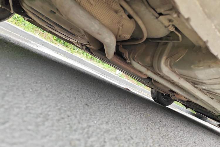 Used Hyundai Verna (older generation) 2010 Sedan 1.4L Manual Comfort GS Chassis Rear Right
