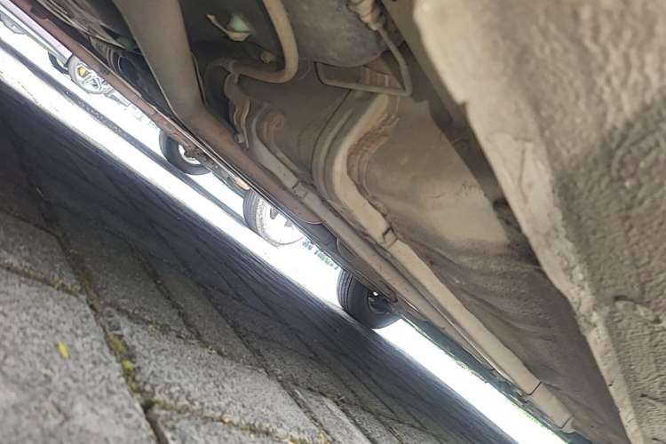 Used Hyundai Verna (older generation) 2010 Sedan 1.4L Manual Comfort GS Chassis Rear Right
