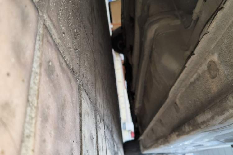 Used Hyundai Verna (older generation) 2010 Sedan 1.4L Manual Comfort GS Chassis Rear Right