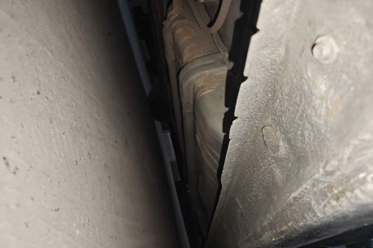 Used Hyundai Verna (older generation) 2010 Sedan 1.4L Manual Comfort GS Chassis Rear Right