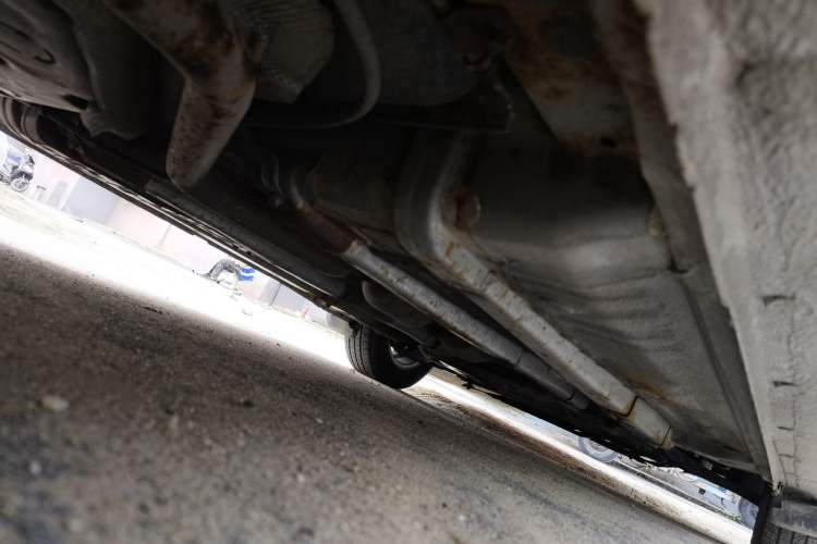 Used Hyundai Verna (older generation) 2010 Sedan 1.4L Manual Comfort GS Chassis Rear Right