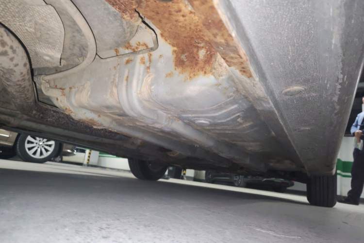 Used Hyundai Verna (older generation) 2010 Sedan 1.4L Manual Luxury GLS Trim Chassis Rear Right
