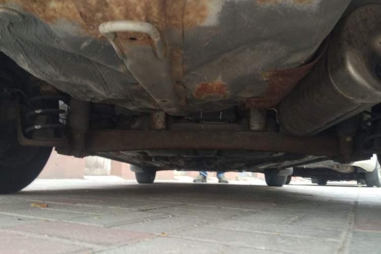 Used Hyundai Verna (older generation) 2010 Sedan 1.4L Manual Comfort GS Chassis Rear