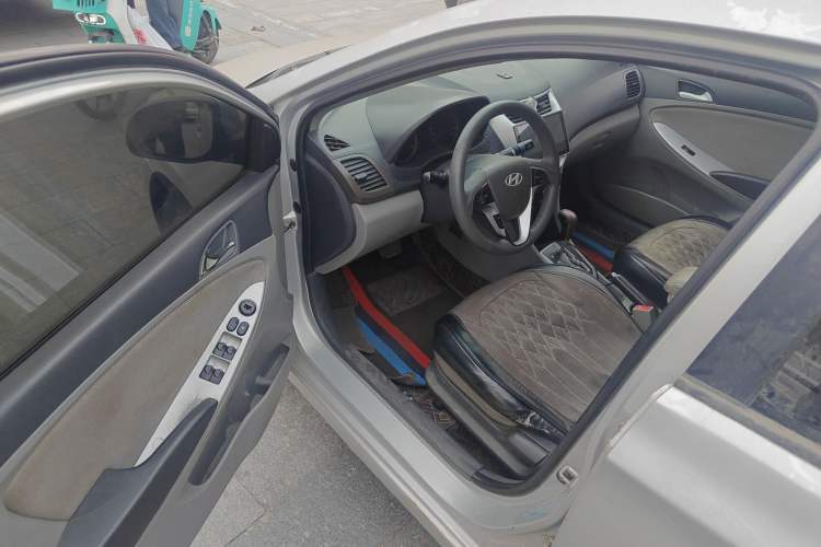 Used Hyundai Verna (older generation) 2010 Sedan 1.4L Automatic Fashionable GT Model Driver Seat